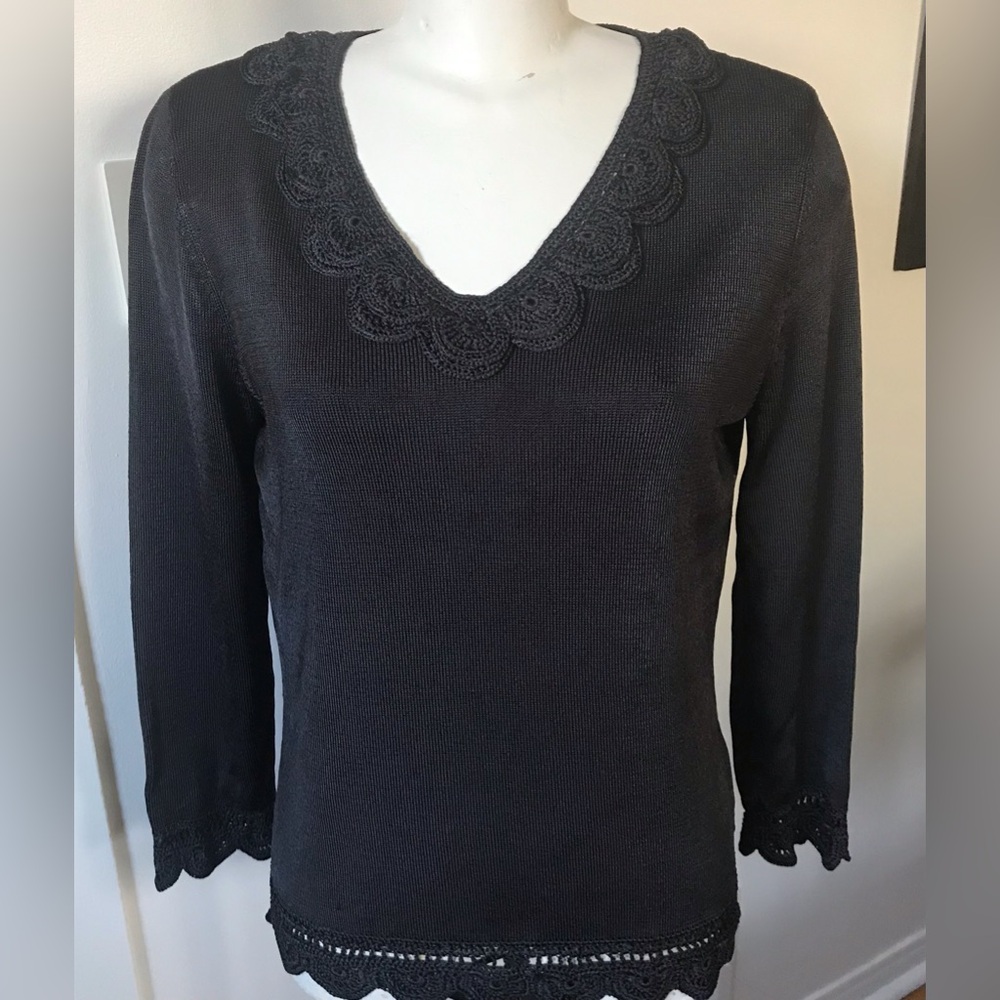 Beautiful Jones New York Sweater/Top- Size Medium